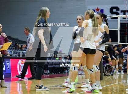 Thumbnail 3 in Davenport vs. Randall (UIL 4A Volleyball Final) photogallery.