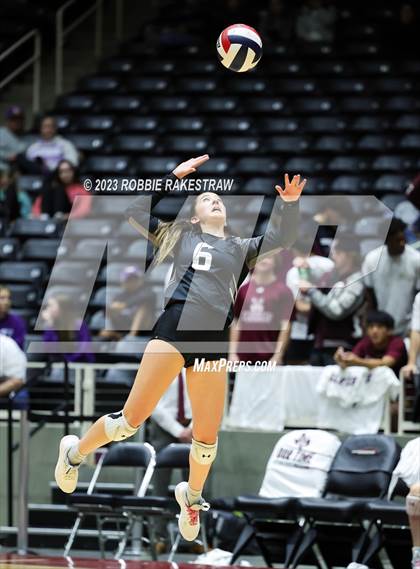 Thumbnail 1 in Davenport vs. Randall (UIL 4A Volleyball Final) photogallery.