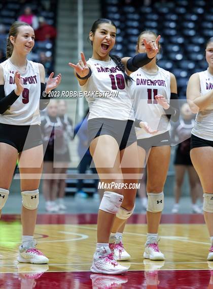 Thumbnail 2 in Davenport vs. Randall (UIL 4A Volleyball Final) photogallery.