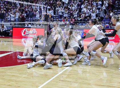 Thumbnail 1 in Davenport vs. Randall (UIL 4A Volleyball Final) photogallery.