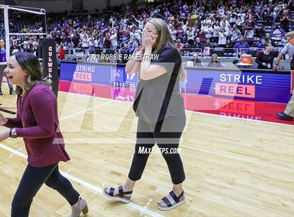 Thumbnail 2 in Davenport vs. Randall (UIL 4A Volleyball Final) photogallery.