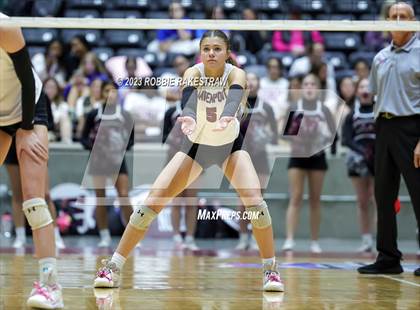 Thumbnail 1 in Davenport vs. Randall (UIL 4A Volleyball Final) photogallery.