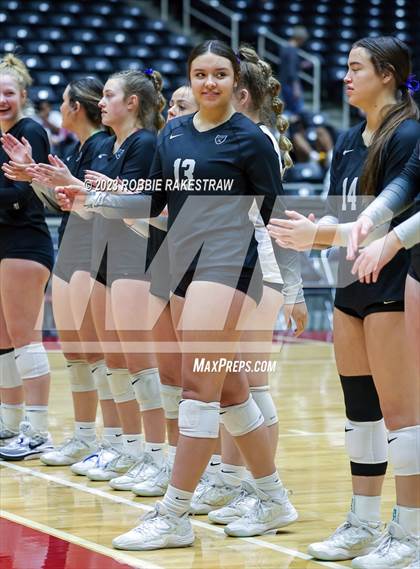 Thumbnail 3 in Davenport vs. Randall (UIL 4A Volleyball Final) photogallery.