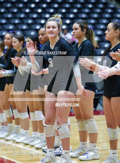 Thumbnail 3 in Davenport vs. Randall (UIL 4A Volleyball Final) photogallery.