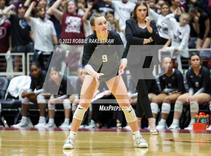 Thumbnail 1 in Davenport vs. Randall (UIL 4A Volleyball Final) photogallery.
