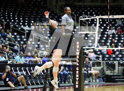 Thumbnail 1 in Davenport vs. Randall (UIL 4A Volleyball Final) photogallery.