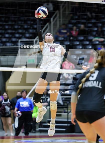 Thumbnail 3 in Davenport vs. Randall (UIL 4A Volleyball Final) photogallery.