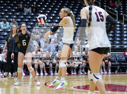 Thumbnail 1 in Davenport vs. Randall (UIL 4A Volleyball Final) photogallery.