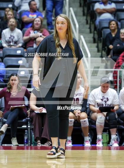 Thumbnail 2 in Davenport vs. Randall (UIL 4A Volleyball Final) photogallery.