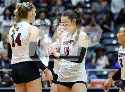 Thumbnail 3 in Davenport vs. Randall (UIL 4A Volleyball Final) photogallery.