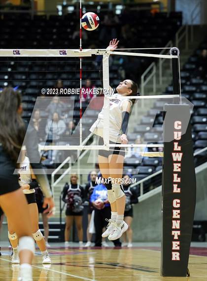 Thumbnail 2 in Davenport vs. Randall (UIL 4A Volleyball Final) photogallery.