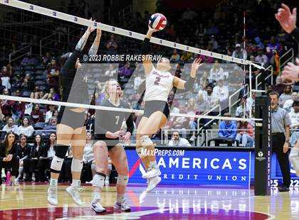 Thumbnail 1 in Davenport vs. Randall (UIL 4A Volleyball Final) photogallery.