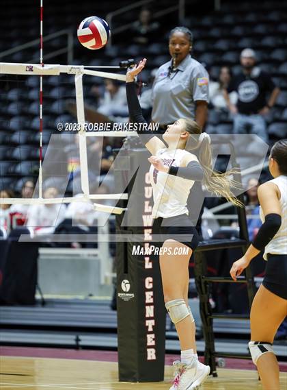 Thumbnail 3 in Davenport vs. Randall (UIL 4A Volleyball Final) photogallery.