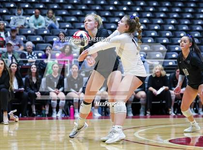 Thumbnail 2 in Davenport vs. Randall (UIL 4A Volleyball Final) photogallery.