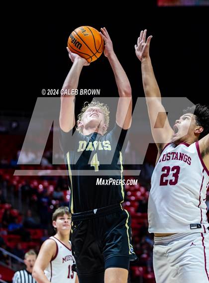 Thumbnail 1 in Herriman vs. Davis (UHSAA 6A Quarterfinal) photogallery.