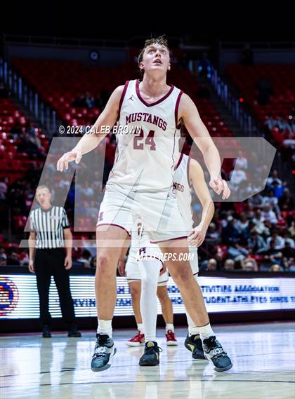 Thumbnail 1 in Herriman vs. Davis (UHSAA 6A Quarterfinal) photogallery.