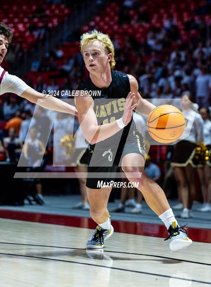 Thumbnail 3 in Herriman vs. Davis (UHSAA 6A Quarterfinal) photogallery.