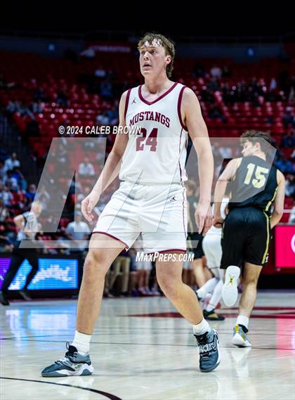 Thumbnail 1 in Herriman vs. Davis (UHSAA 6A Quarterfinal) photogallery.