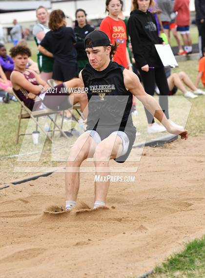 Thumbnail 2 in Warner Invitational photogallery.