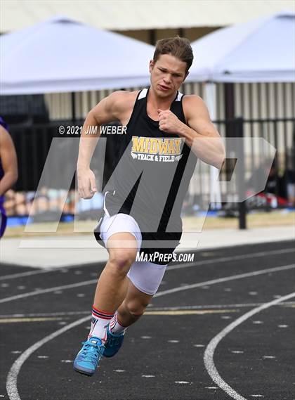 Thumbnail 2 in Warner Invitational photogallery.