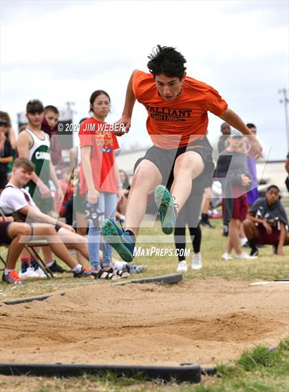 Thumbnail 3 in Warner Invitational photogallery.