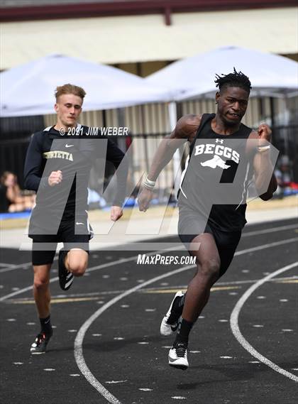 Thumbnail 3 in Warner Invitational photogallery.