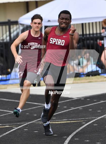 Thumbnail 3 in Warner Invitational photogallery.