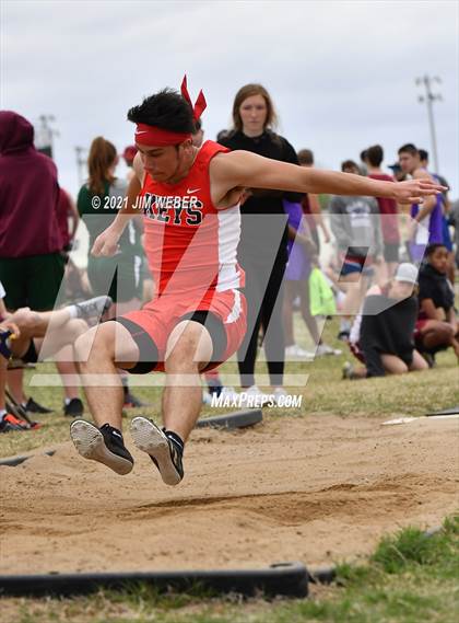 Thumbnail 3 in Warner Invitational photogallery.