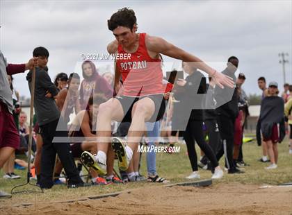 Thumbnail 3 in Warner Invitational photogallery.