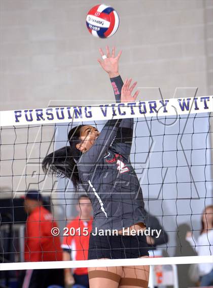 Thumbnail 2 in Menlo-Atherton vs. Redondo Union (CIF State D1 Final) photogallery.