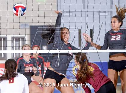 Thumbnail 2 in Menlo-Atherton vs. Redondo Union (CIF State D1 Final) photogallery.