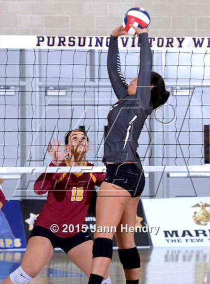 Thumbnail 2 in Menlo-Atherton vs. Redondo Union (CIF State D1 Final) photogallery.