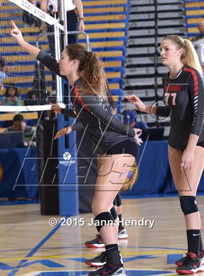 Thumbnail 2 in Menlo-Atherton vs. Redondo Union (CIF State D1 Final) photogallery.