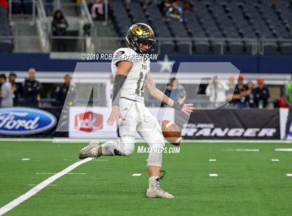 Thumbnail 2 in Post vs. Refugio (UIL 2A Division 1 Final) photogallery.