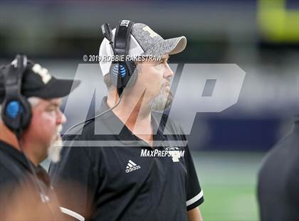 Thumbnail 1 in Post vs. Refugio (UIL 2A Division 1 Final) photogallery.