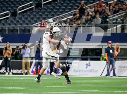 Thumbnail 3 in Post vs. Refugio (UIL 2A Division 1 Final) photogallery.