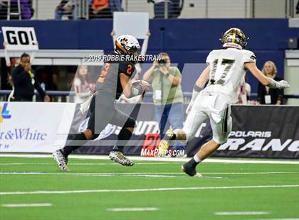 Thumbnail 2 in Post vs. Refugio (UIL 2A Division 1 Final) photogallery.