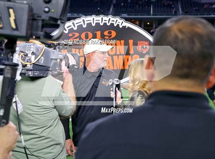 Thumbnail 2 in Post vs. Refugio (UIL 2A Division 1 Final) photogallery.