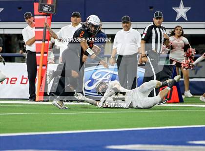 Thumbnail 3 in Post vs. Refugio (UIL 2A Division 1 Final) photogallery.
