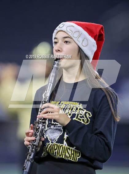 Thumbnail 3 in Post vs. Refugio (UIL 2A Division 1 Final) photogallery.