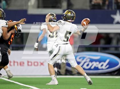 Thumbnail 1 in Post vs. Refugio (UIL 2A Division 1 Final) photogallery.
