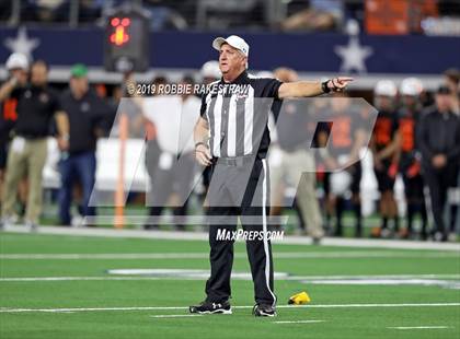 Thumbnail 1 in Post vs. Refugio (UIL 2A Division 1 Final) photogallery.