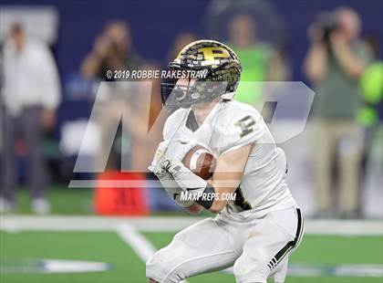 Thumbnail 3 in Post vs. Refugio (UIL 2A Division 1 Final) photogallery.