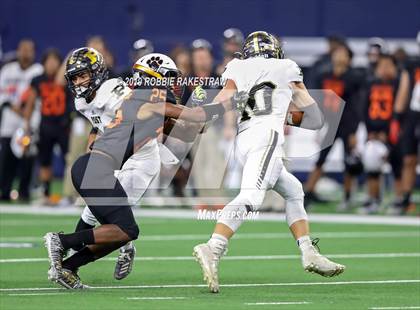 Thumbnail 3 in Post vs. Refugio (UIL 2A Division 1 Final) photogallery.