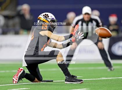 Thumbnail 2 in Post vs. Refugio (UIL 2A Division 1 Final) photogallery.