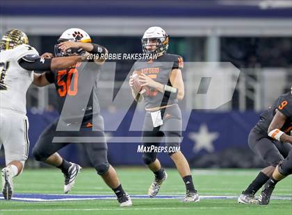 Thumbnail 1 in Post vs. Refugio (UIL 2A Division 1 Final) photogallery.