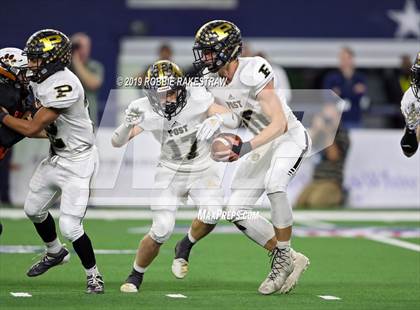 Thumbnail 1 in Post vs. Refugio (UIL 2A Division 1 Final) photogallery.
