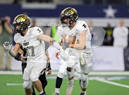 Thumbnail 2 in Post vs. Refugio (UIL 2A Division 1 Final) photogallery.