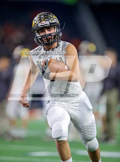 Thumbnail 1 in Post vs. Refugio (UIL 2A Division 1 Final) photogallery.