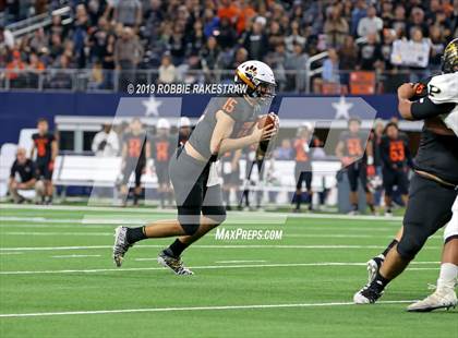 Thumbnail 1 in Post vs. Refugio (UIL 2A Division 1 Final) photogallery.